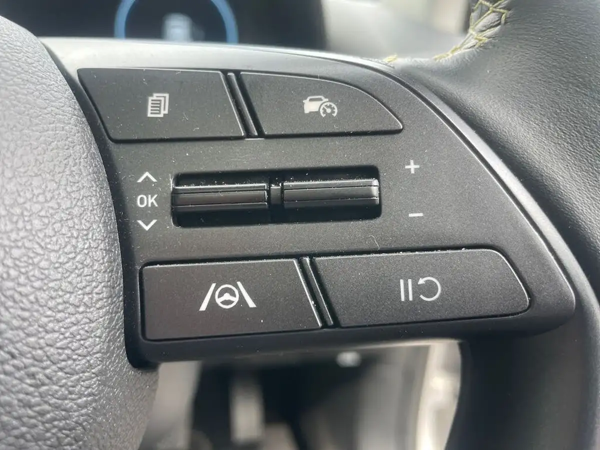 2025-hyundai-i20-10-t-gdi-ultimate-big-16