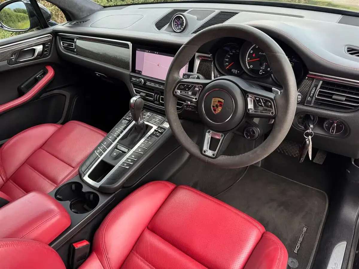 2021-porsche-macan-29-turbo-big-5