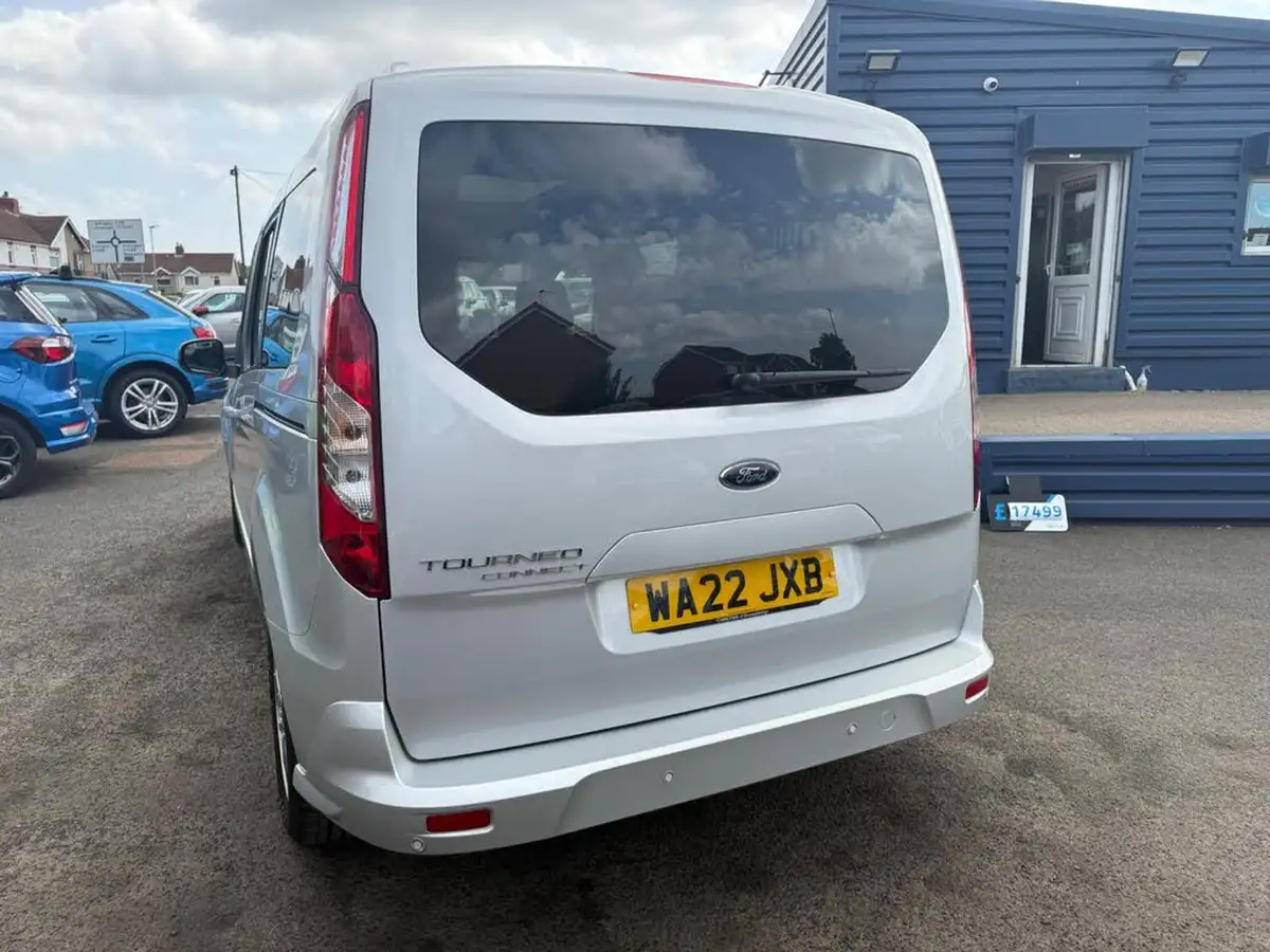 2022-ford-grand-tourneo-connect-15-titanium-120ps-ecoblue-1499cc-powershift-big-23
