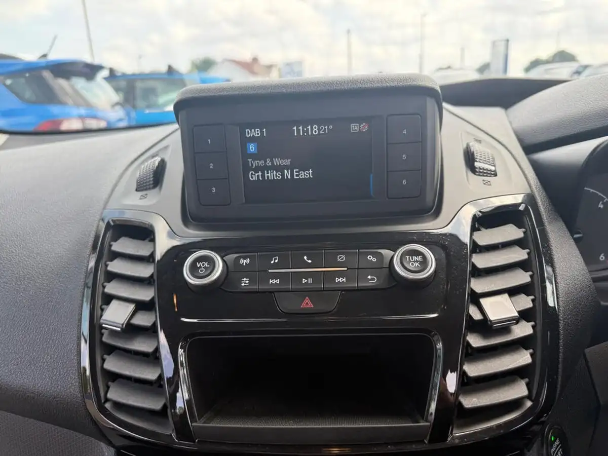 2022-ford-grand-tourneo-connect-15-titanium-120ps-ecoblue-1499cc-powershift-big-51