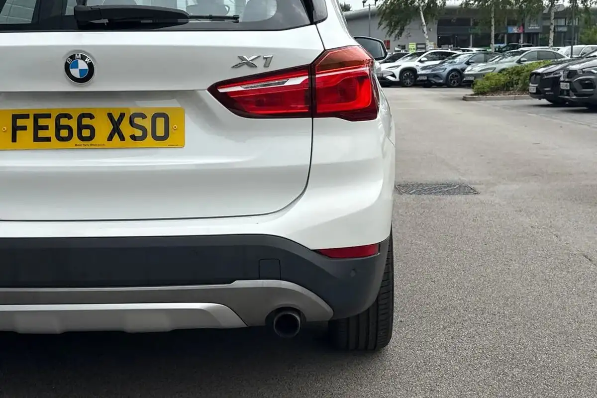 2017-bmw-x1-20-xdrive20i-xline-big-25