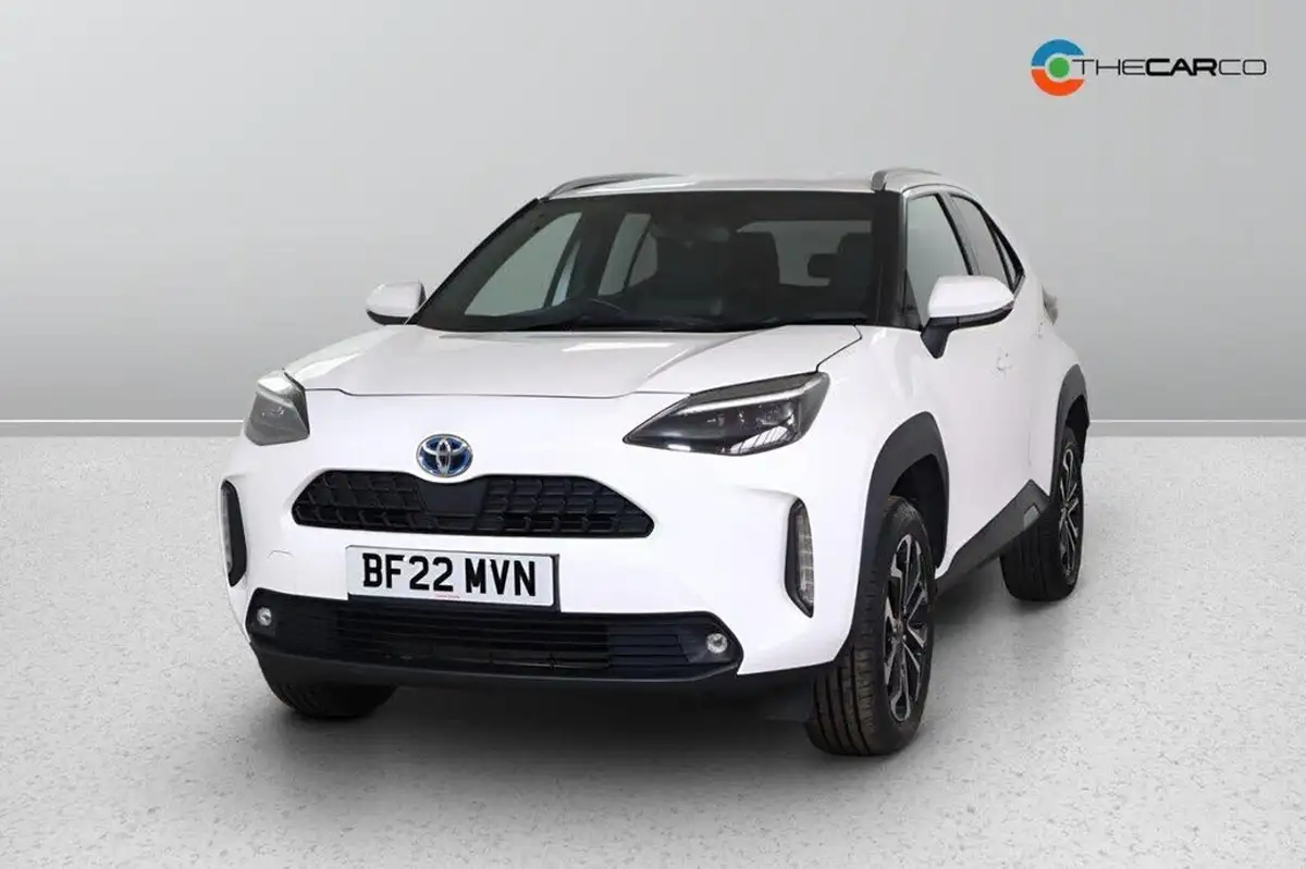 2022-toyota-yaris-15-vvt-i-design-panoramic-roof-big-5