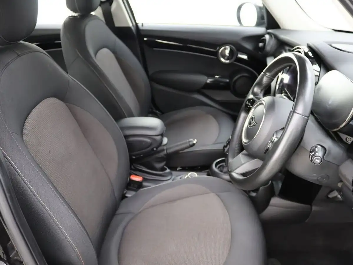 2022-mini-cooper-15-one-classic-5d-auto-big-11