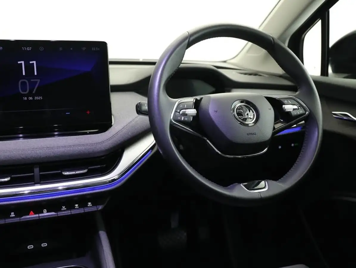 2024-skoda-enyaq-e-60-big-34