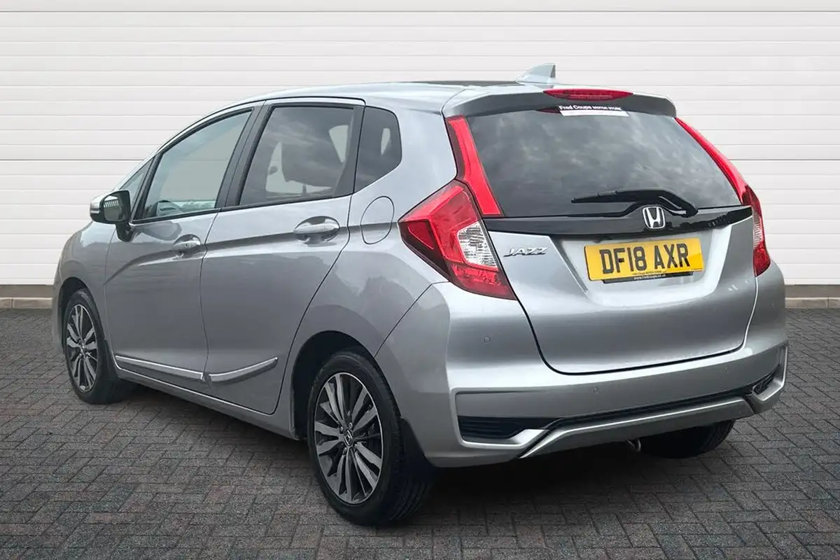 2018-honda-jazz-13-i-vtec-ex-navi-cvt-big-10