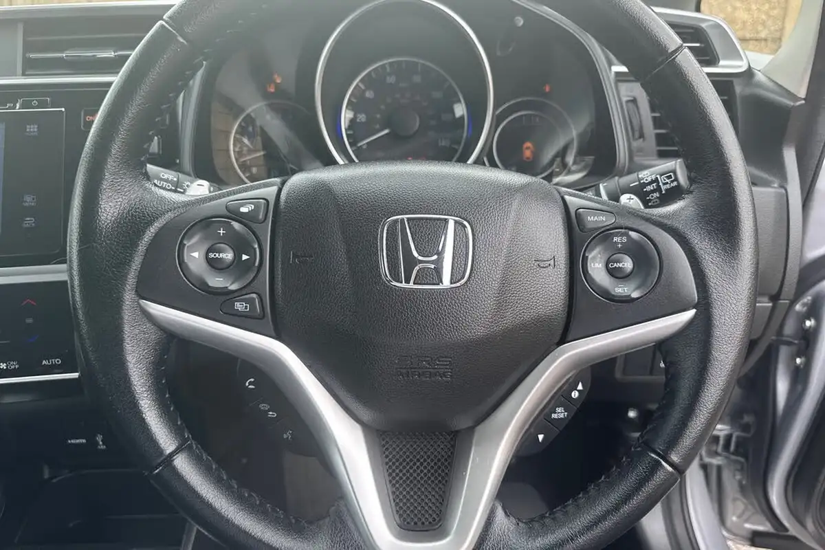 2018-honda-jazz-13-i-vtec-ex-navi-cvt-big-34