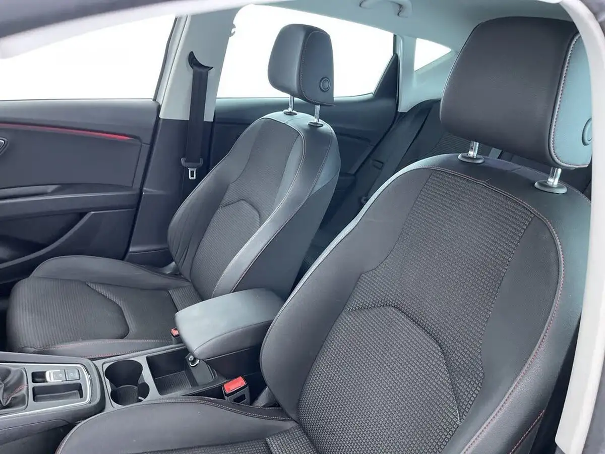 2017-seat-leon-14-tsi-fr-technology-hatchback-5d-big-30