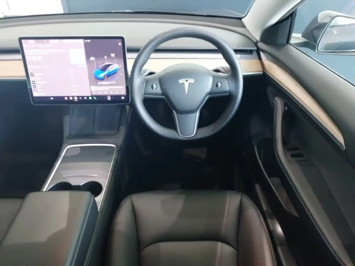 2022-tesla-model-3-e-long-range-big-6