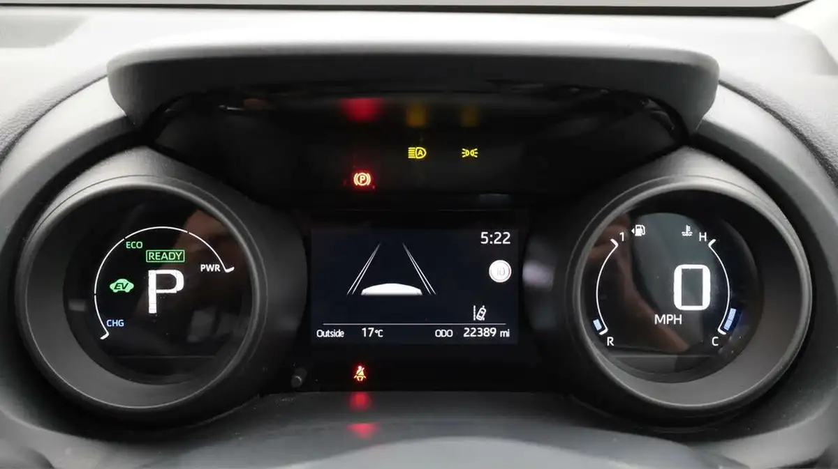 2022-toyota-yaris-15-vvt-i-design-big-14