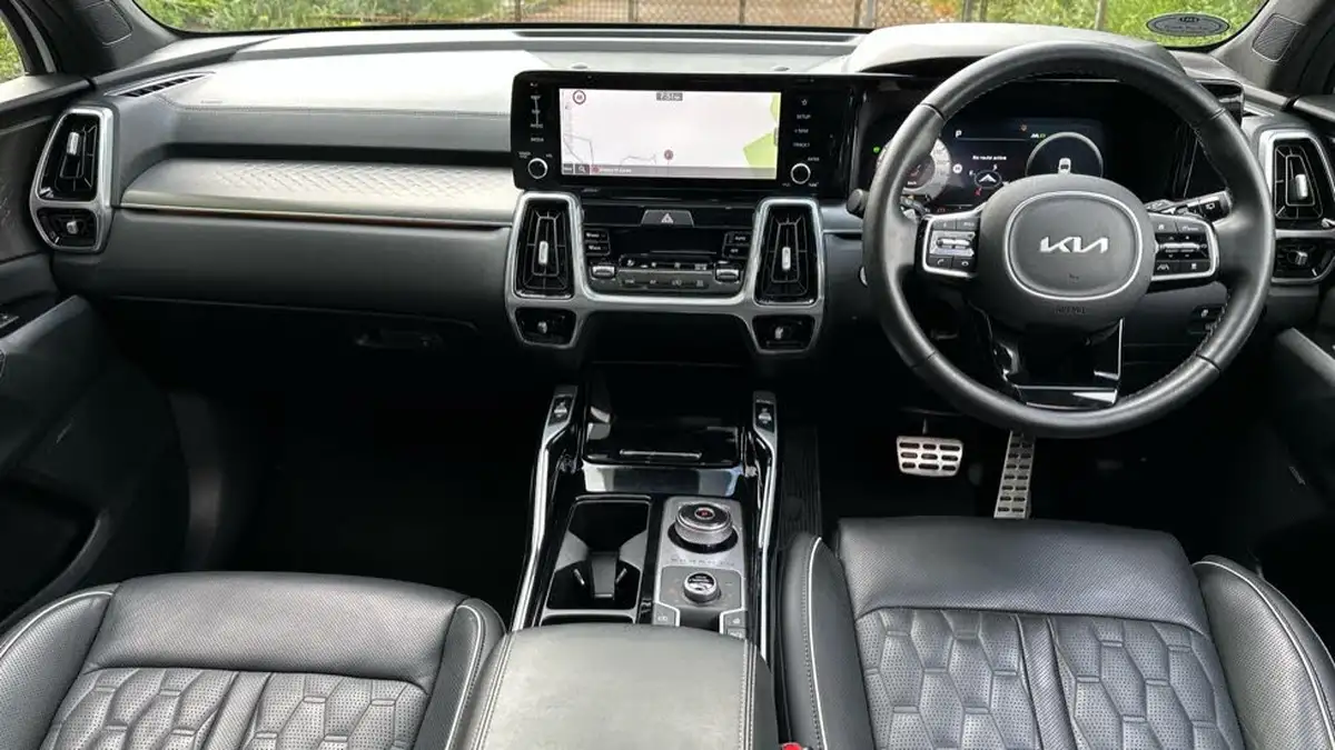 2022-kia-sorento-16-t-gdi-4-226bhp-hev-big-5