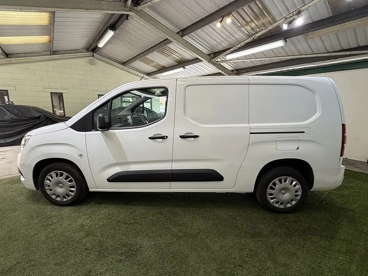 2020-vauxhall-combo-15cdti-sportive-2300-100pseu6d-t-l2h1-panel-big-3