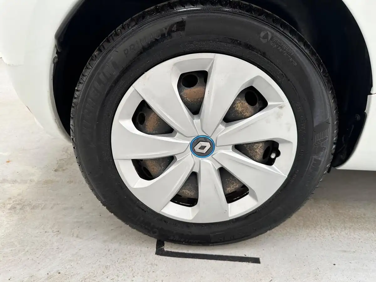 2021-renault-zoe-e-i-play-big-31