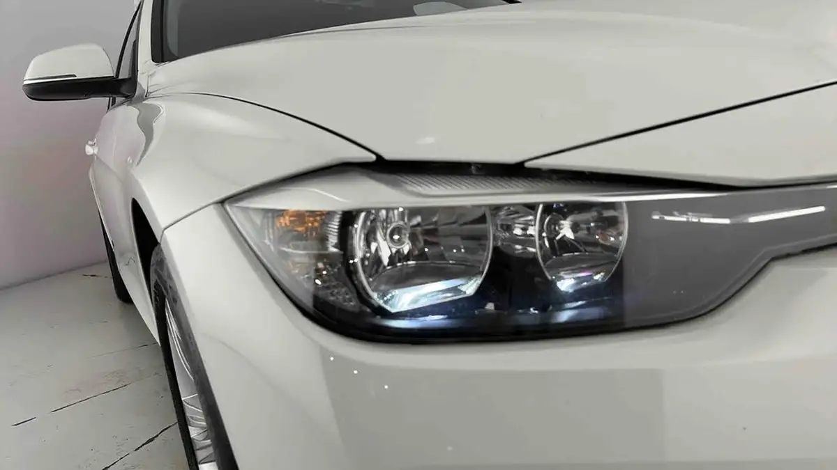 2017-bmw-3-series-15-318i-sport-touring-5d-big-22