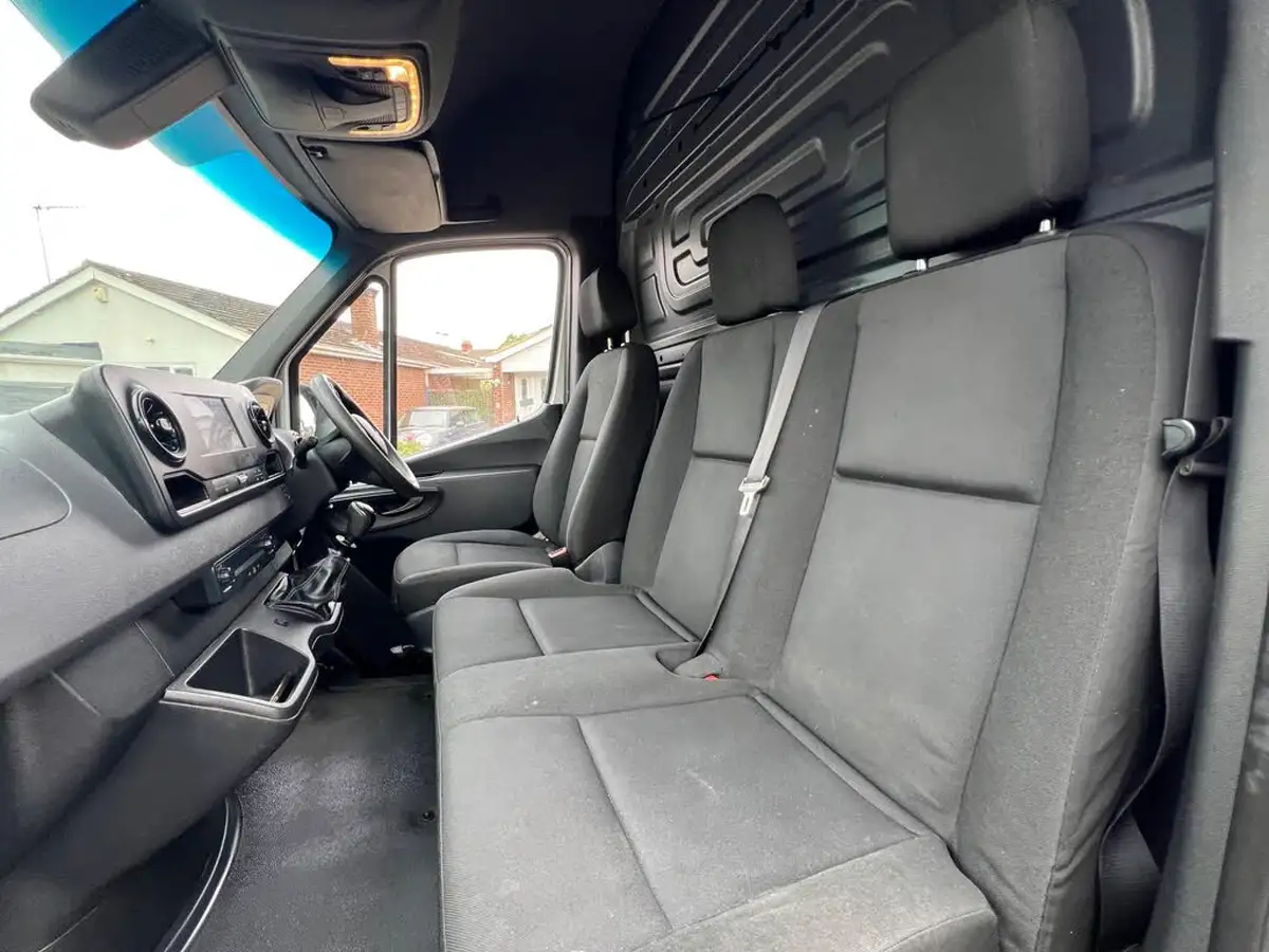2019-mercedes-benz-sprinter-21cdi-314-l1h1-143pseu6c-panel-van-big-17