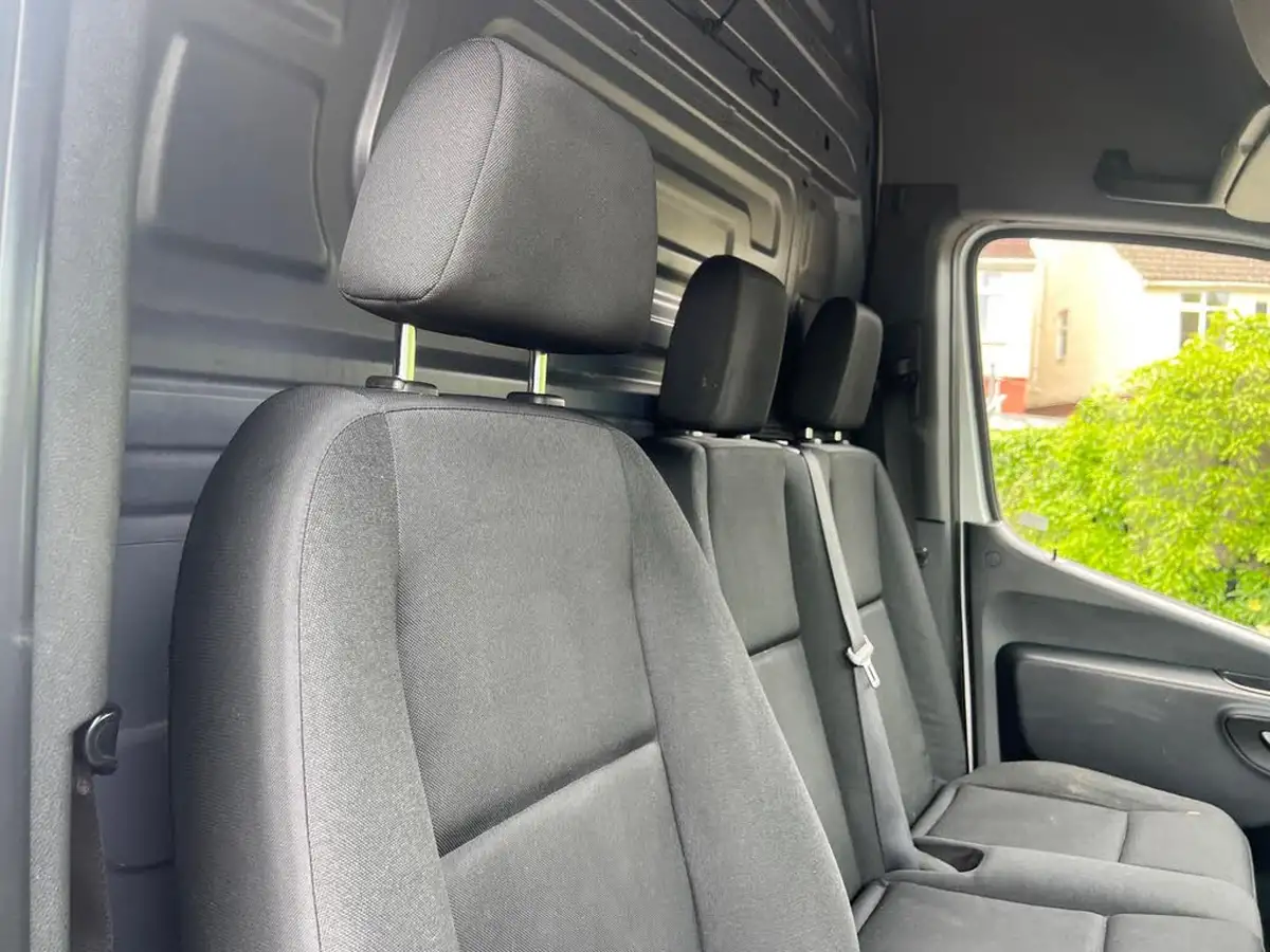 2019-mercedes-benz-sprinter-21cdi-314-l1h1-143pseu6c-panel-van-big-41