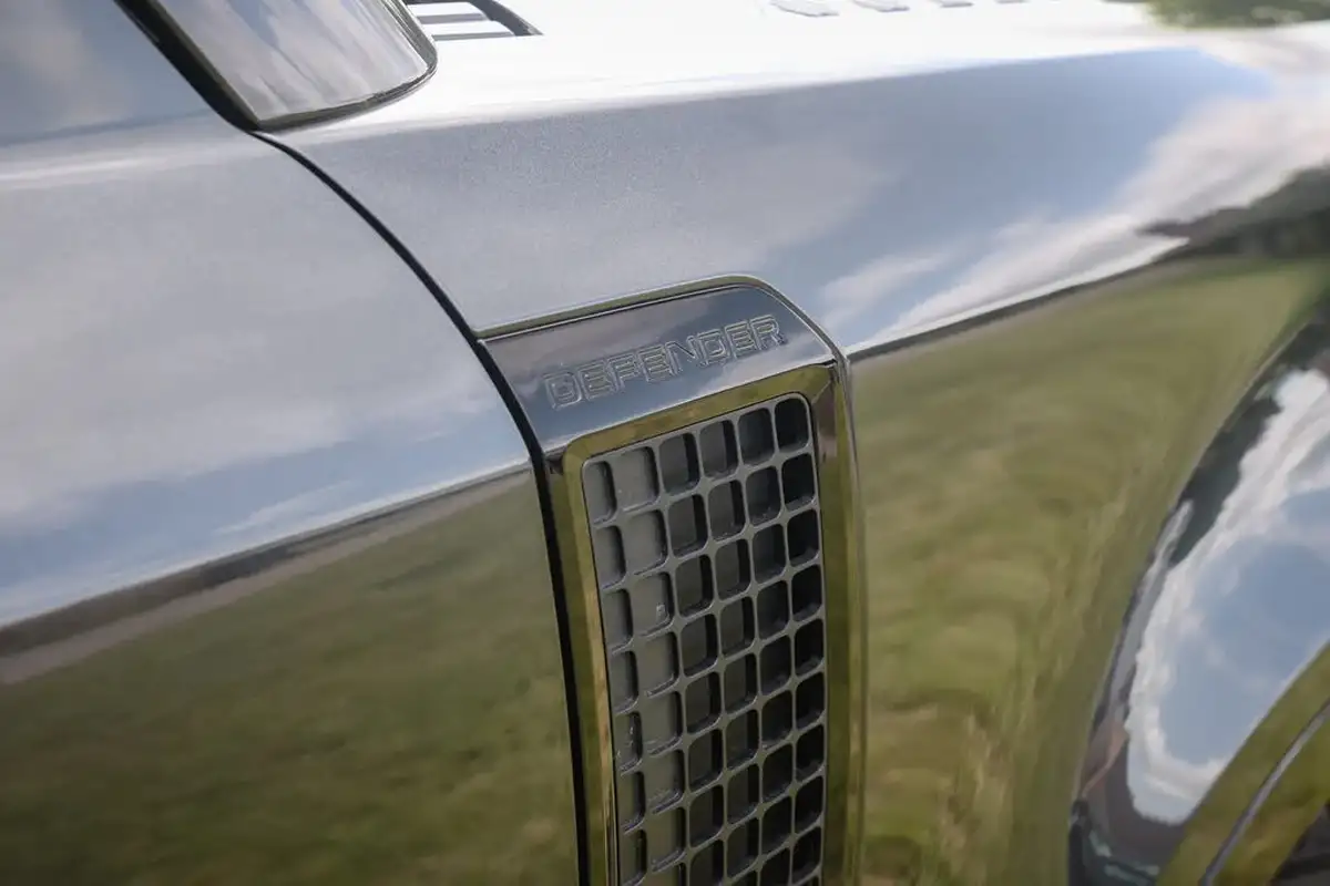 2024-land-rover-110-defender-30-d300-x-dynamic-hse-big-12