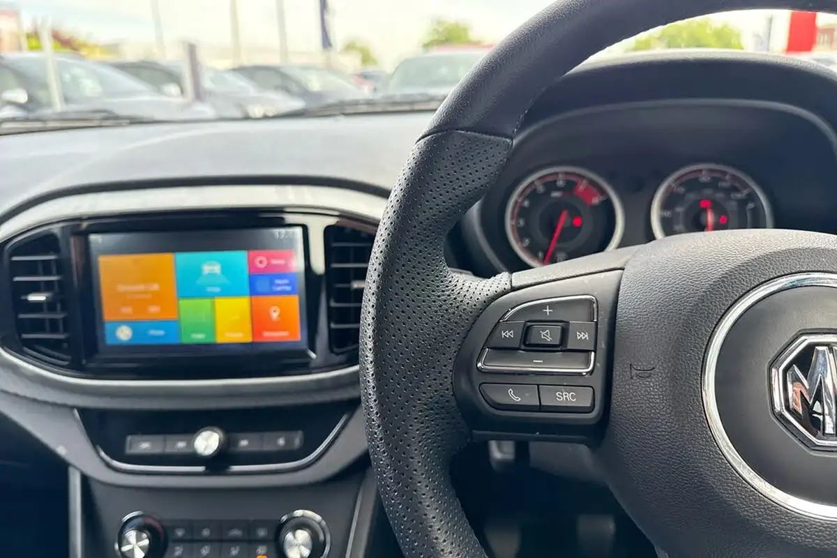 2023-mg-mg3-15-vti-tech-exclusive-nav-big-16