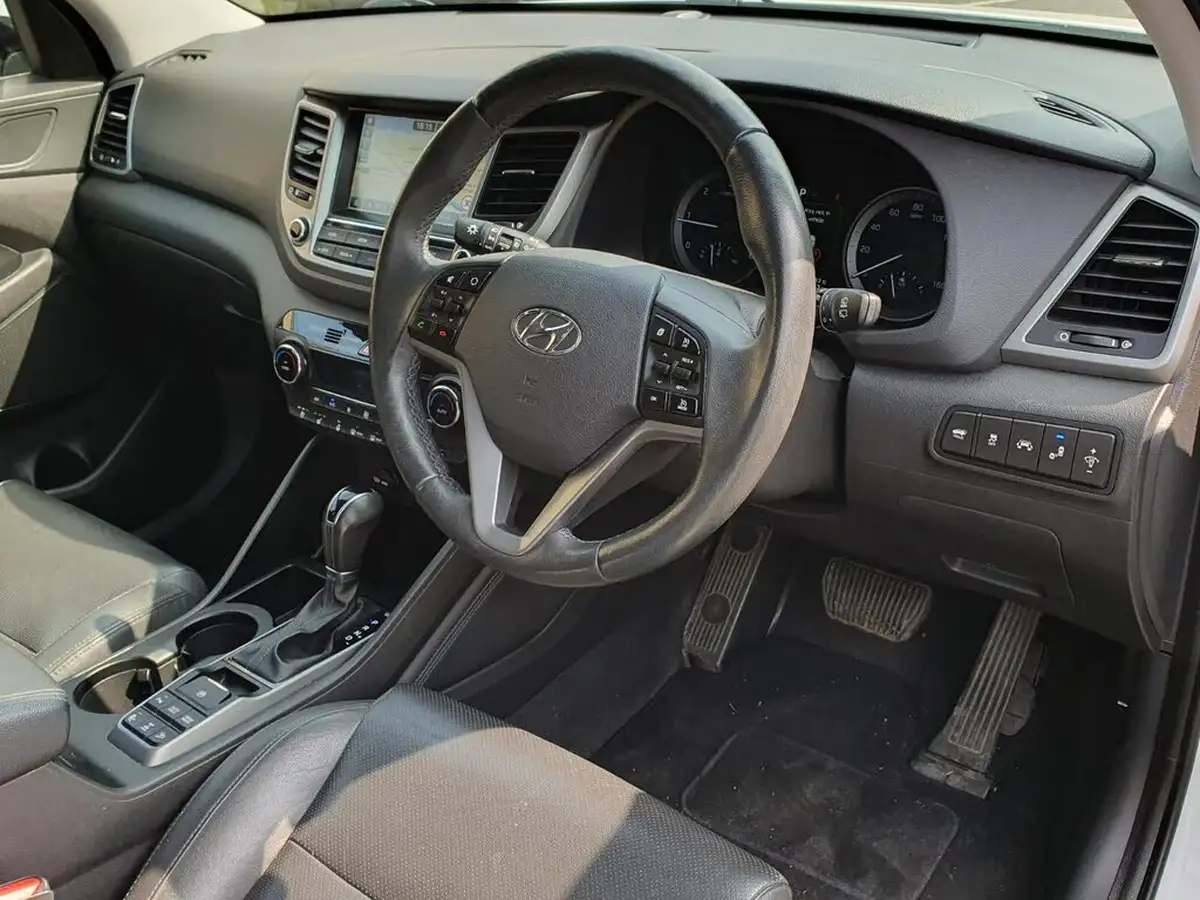 2018-hyundai-tucson-20crdi-premium-se-185ps-auto-big-9