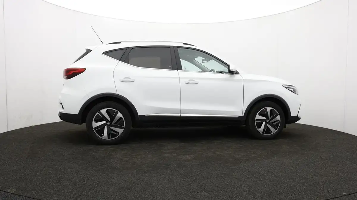 2022-mg-zs-suv-e-trophy-ev-156ps-long-range-big-23