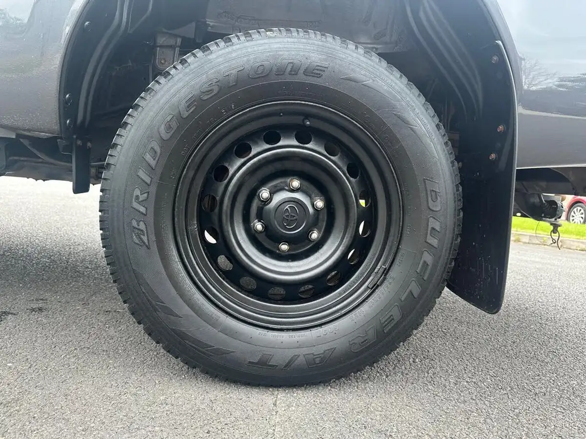 2019-toyota-hi-lux-24d-4d-active-150hpeu6dt-e-32t-double-pick-up-big-13