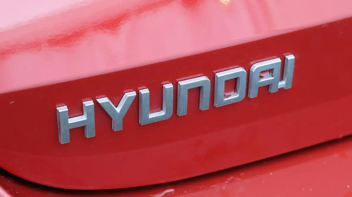 2022-hyundai-i20-10-t-gdi-se-connect-dct-big-21