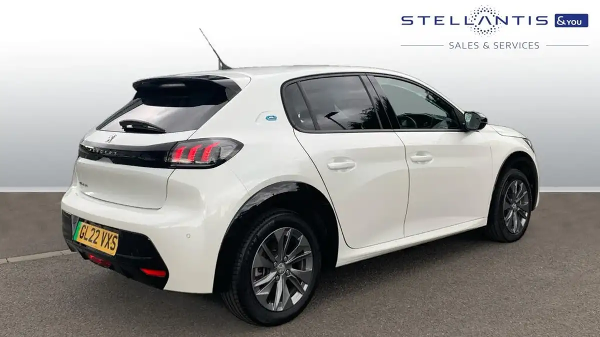 2022-peugeot-208-e-allure-premium-big-2