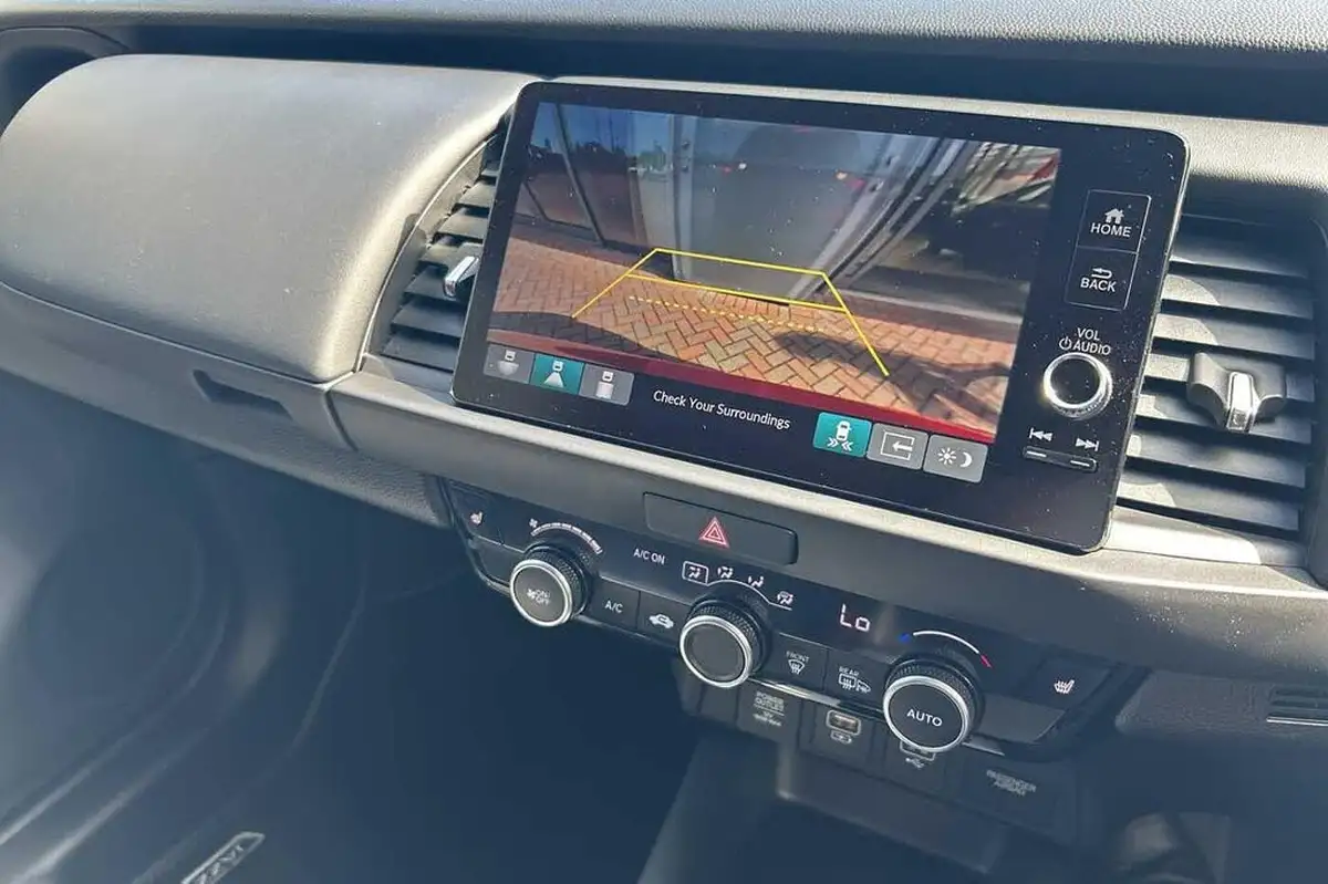 2025-honda-jazz-15-i-mmd-advance-big-14