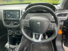 2015-peugeot-208-12-style-puretech-3d-small-22