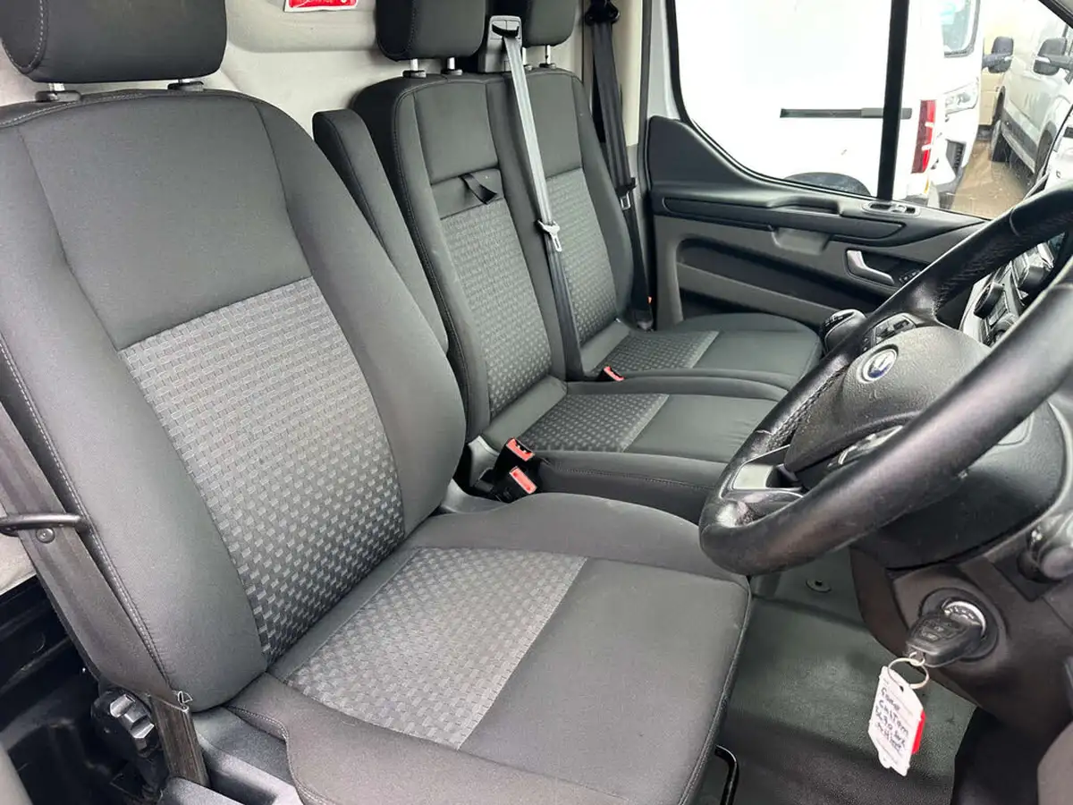2020-ford-transit-custom-20tdci-300-l1h1-trend-105pseu6dt-panel-van-big-16