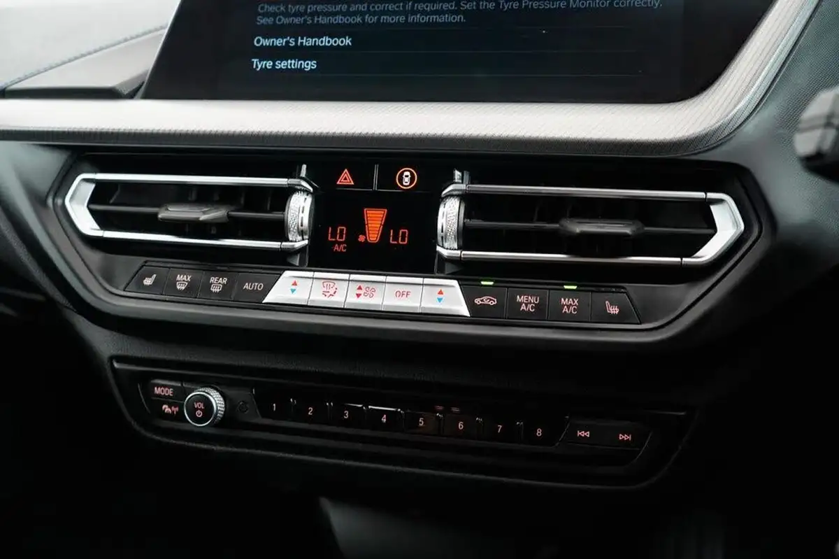 2022-bmw-2-series-15-218i-sport-lcp-coupe-4d-dct-big-26