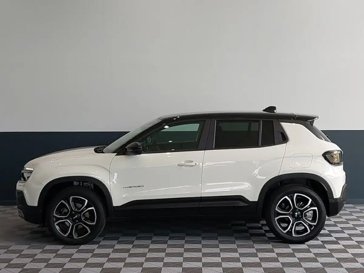 2025-jeep-avenger-12-gse-summit-e-hybrid-48v-auto-big-3