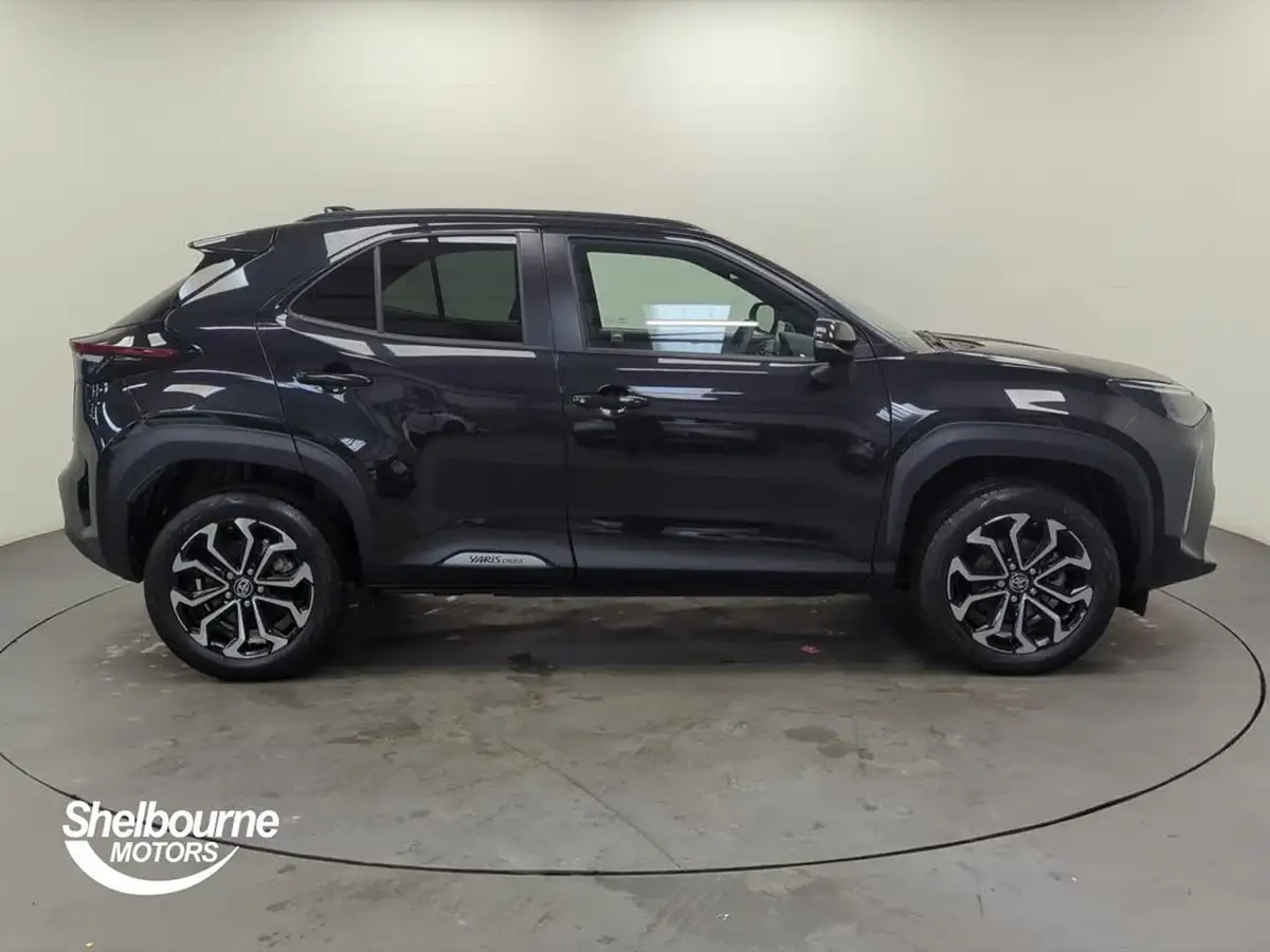 2024-toyota-yaris-cross-15-vvt-i-design-big-2