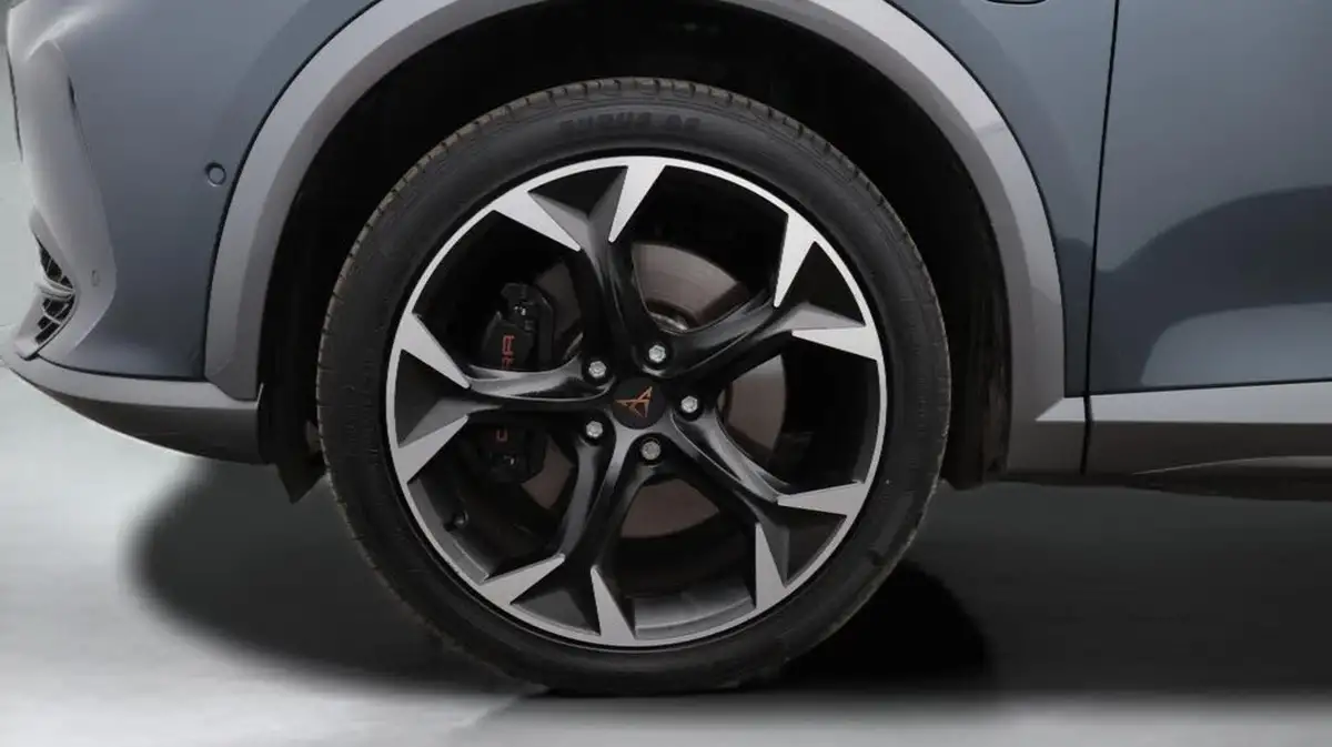 2022-cupra-formentor-14-e-hybrid-vz1-big-18
