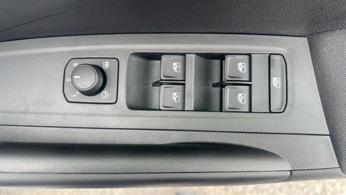 2024-skoda-fabia-10-tsi-colour-edition-116ps-big-17