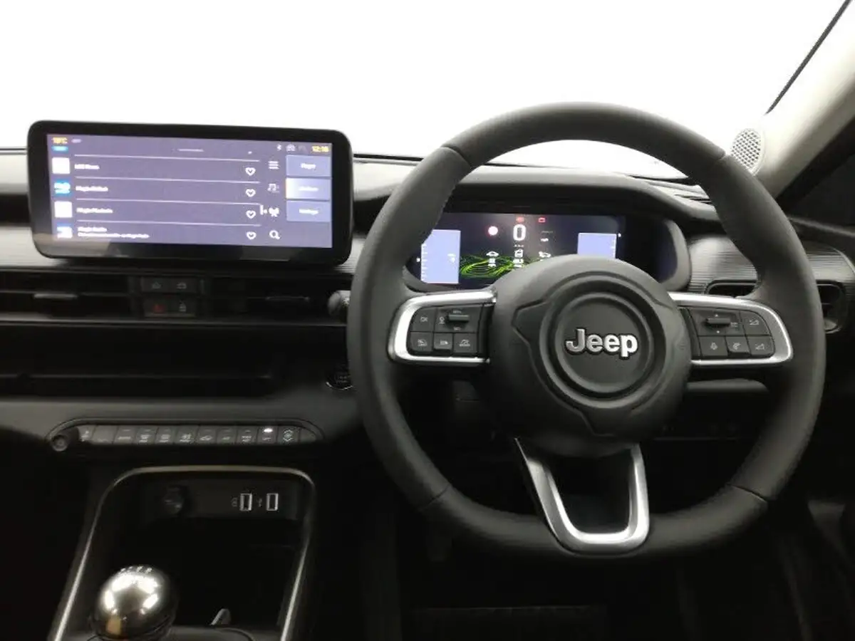 2025-jeep-avenger-12-gse-altitude-big-6