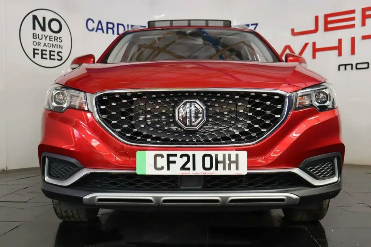 2021-mg-zs-suv-e-exclusive-ev-big-10
