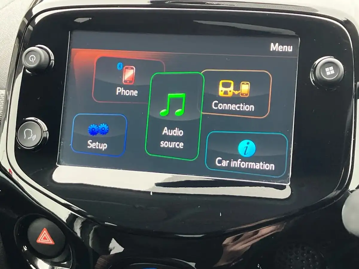 2020-citroen-c1-10-vti-flair-ss-5d-big-12