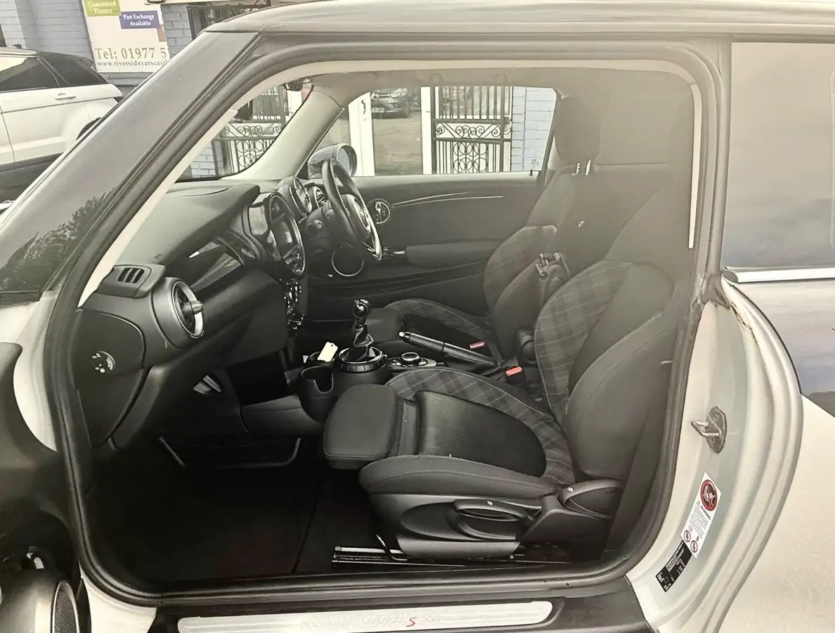 2014-mini-cooper-20-cooper-s-3d-big-10