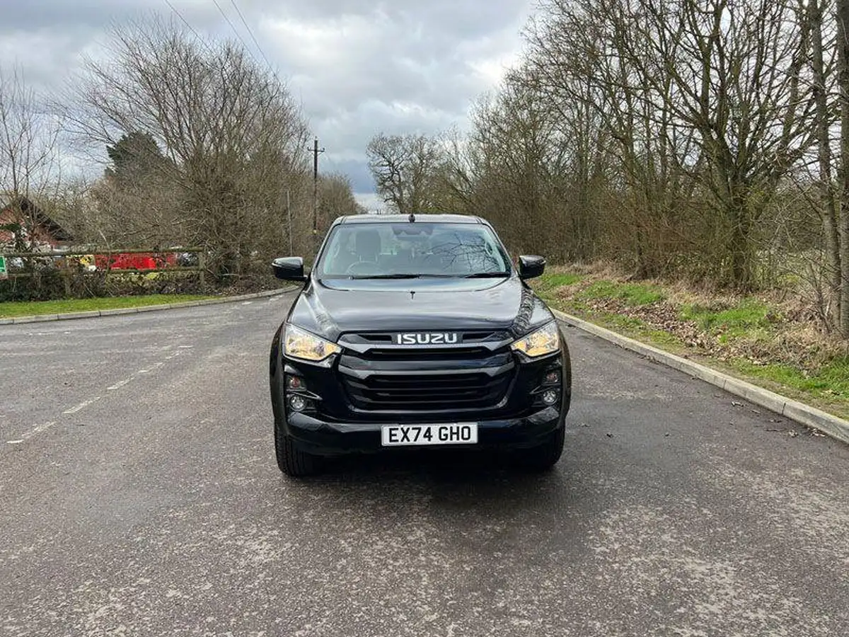 2024-isuzu-d-max-19td-dl20-double-auto-big-1
