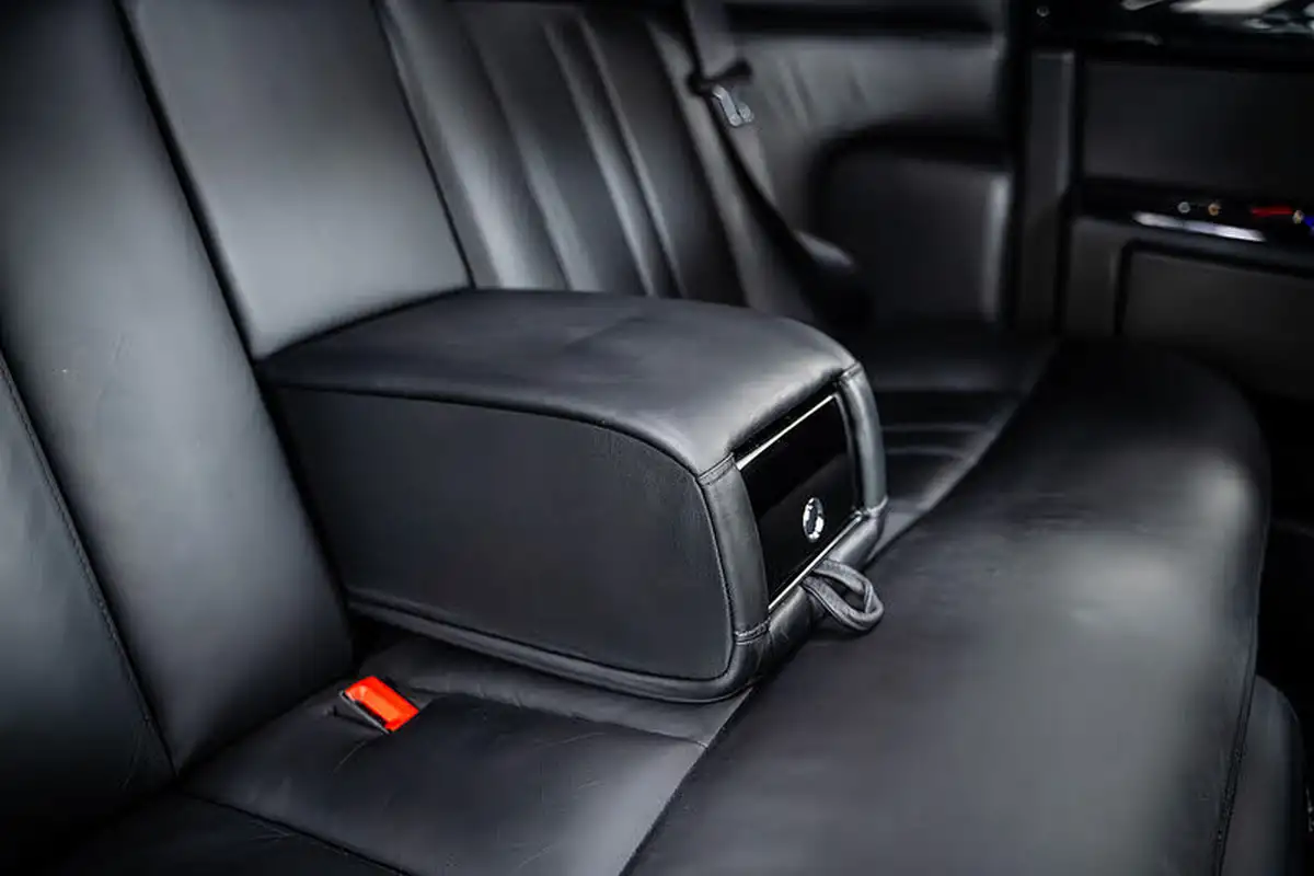 2012-rolls-royce-phantom-67-big-23