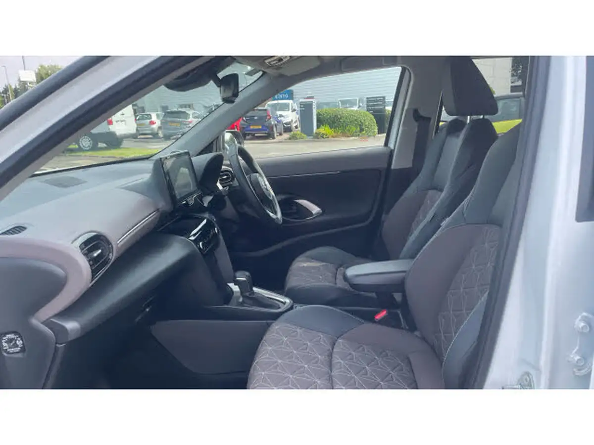 2024-toyota-yaris-cross-15-vvt-i-excel-awd-i-big-9