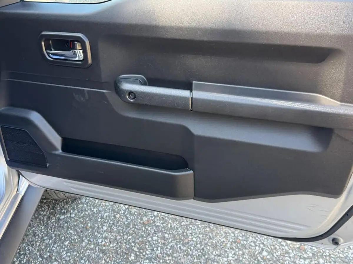 2022-suzuki-jimny-15-light-commercial-allgrip-big-31