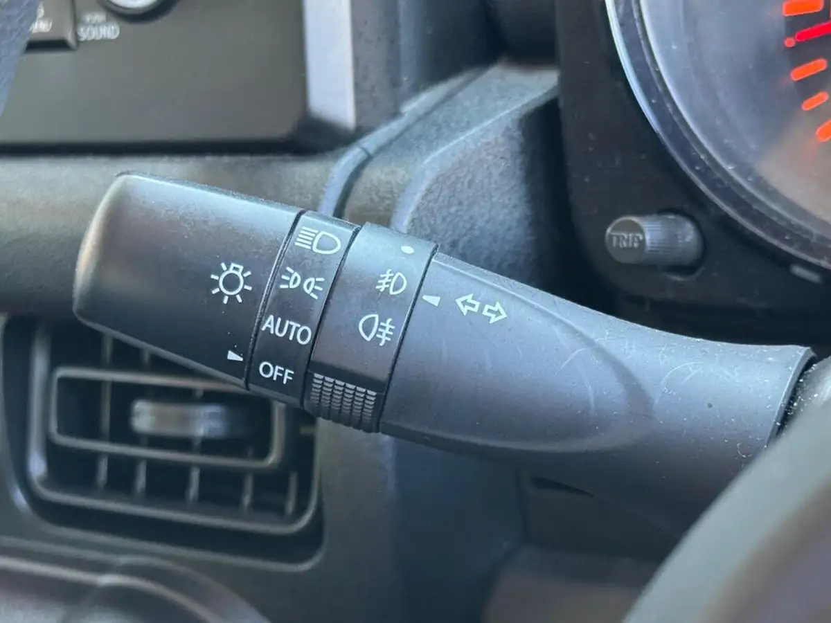2022-suzuki-jimny-15-light-commercial-allgrip-big-7