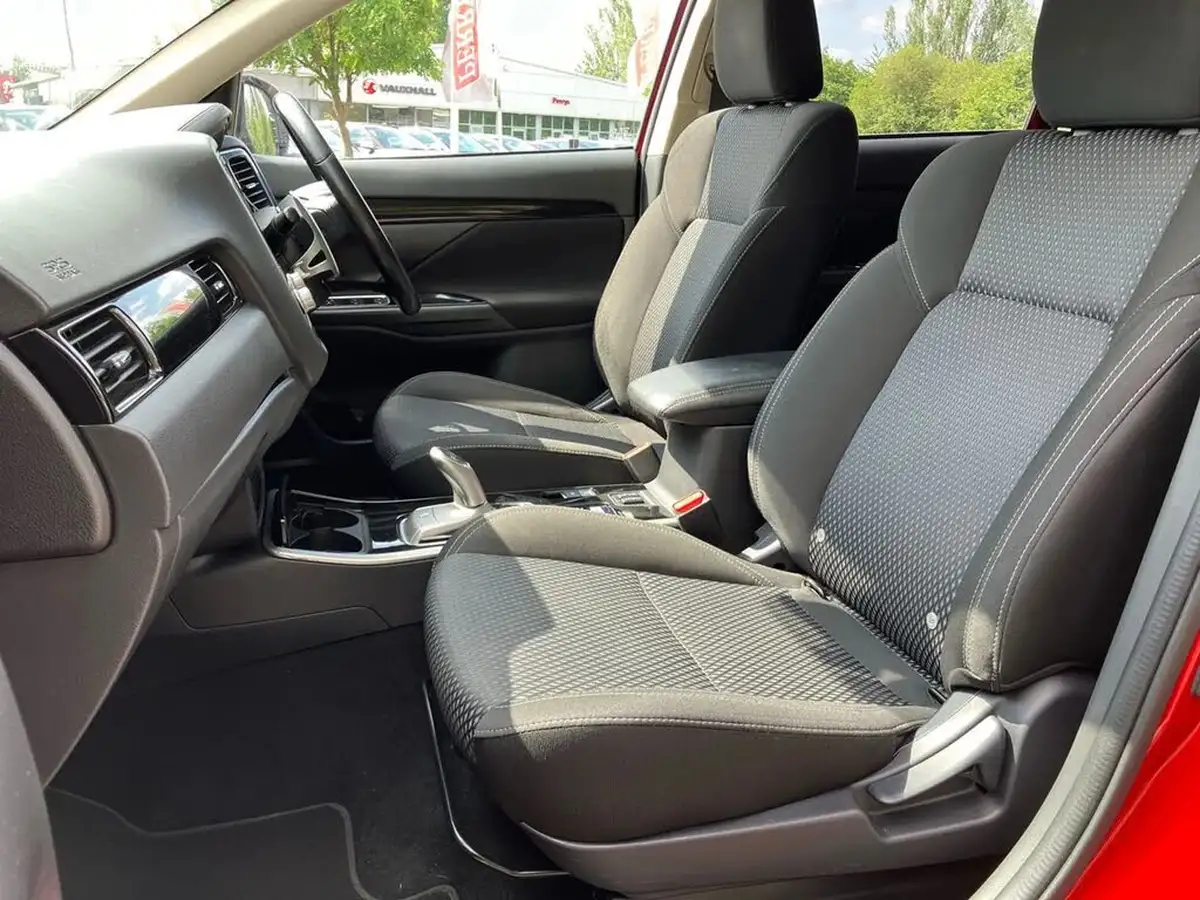 2020-mitsubishi-outlander-24-design-phev-big-27