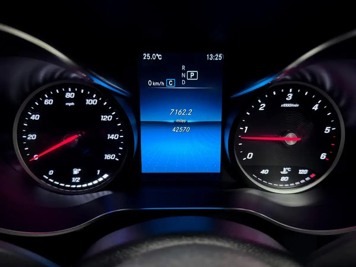 2021-mercedes-benz-glc-class-20d-glc220d-amg-line-station-wagon-5d-1950cc-4matic-plus-big-43