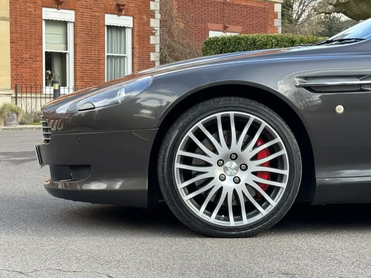 2010-aston-martin-db9-60-volante-touchtronic-ii-big-31