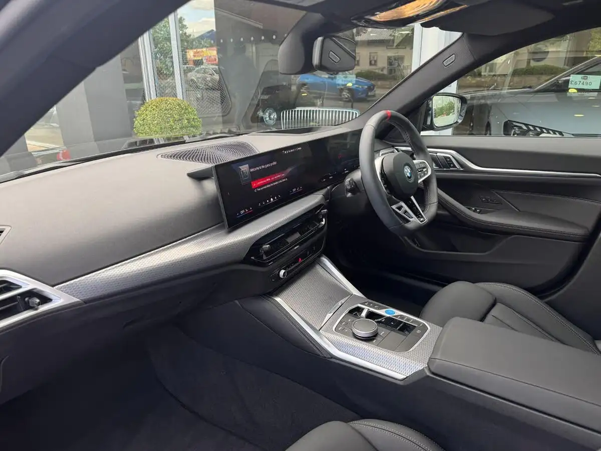 2025-bmw-i4-e-m50-big-10