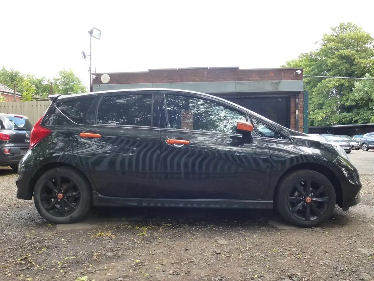 2016-nissan-note-12-black-edition-big-7