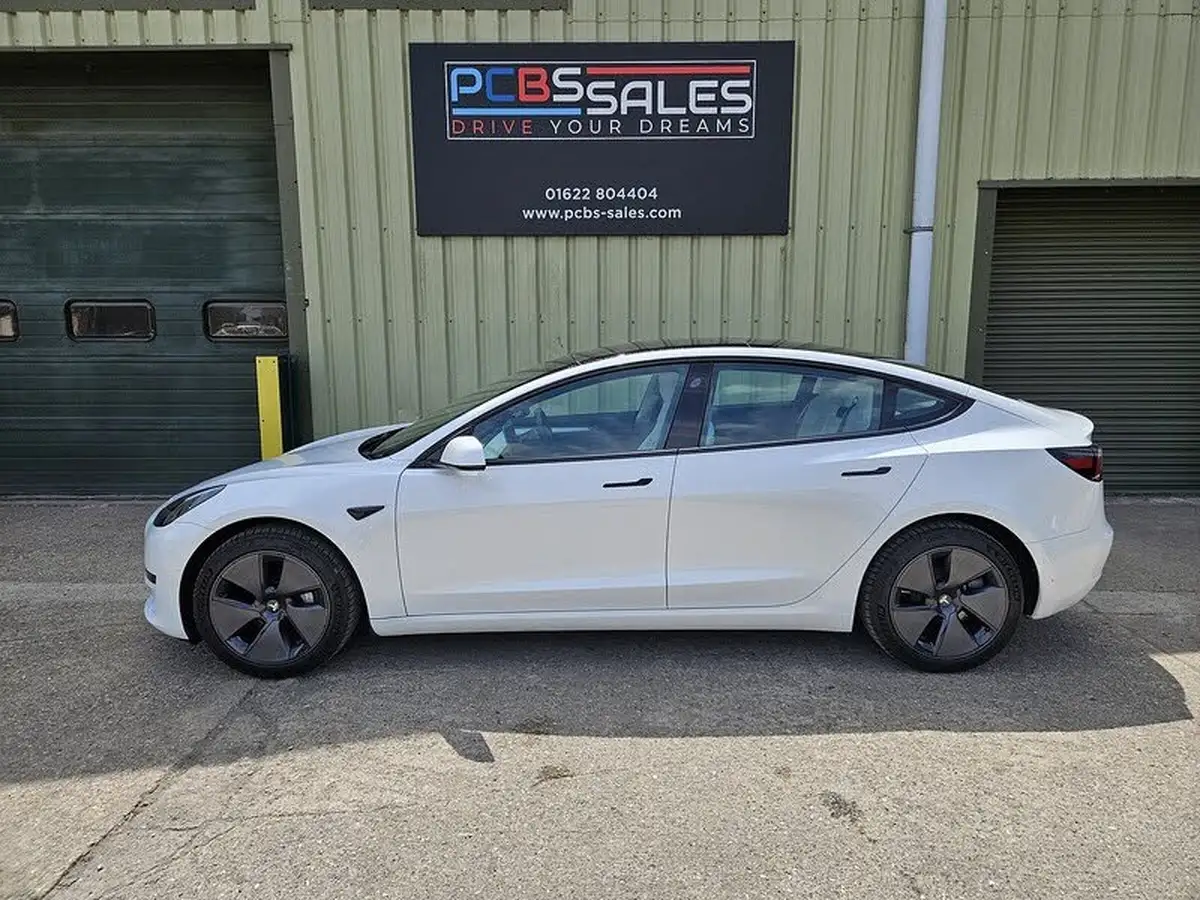 2021-tesla-model-3-e-standard-plus-big-2