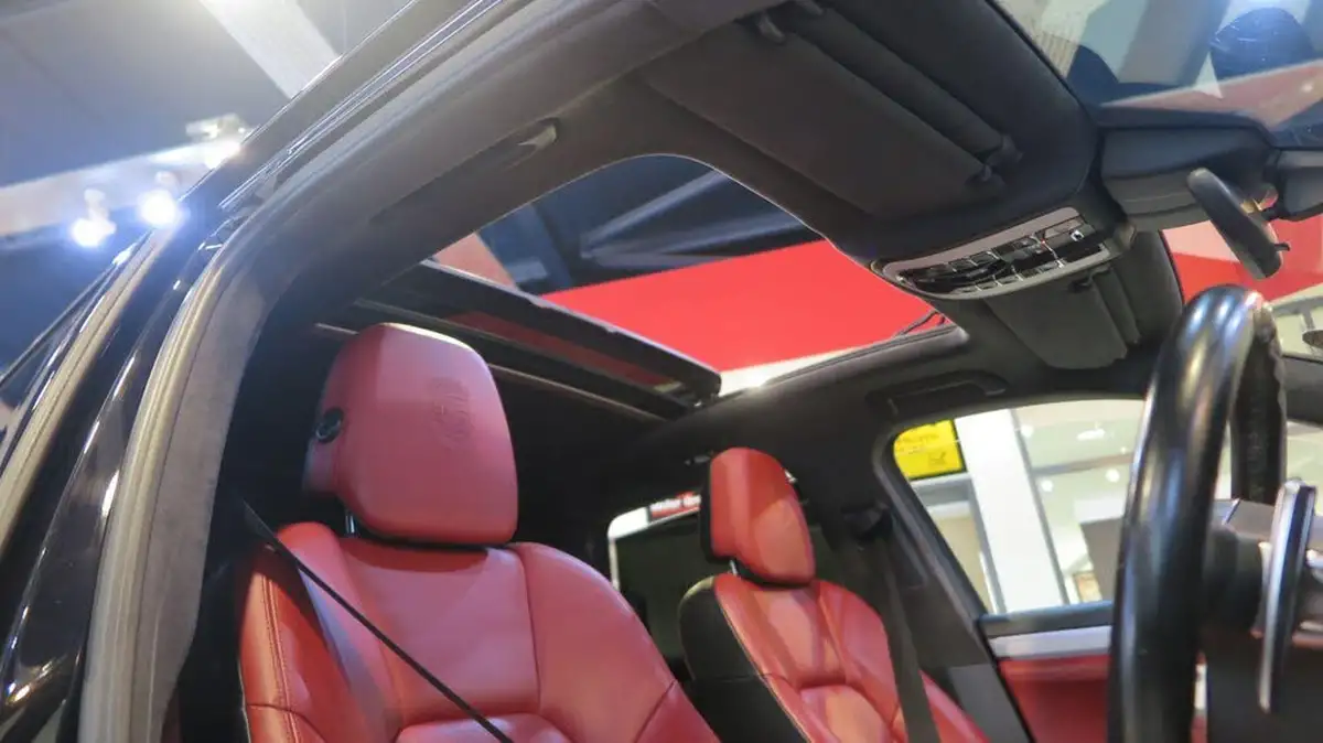2014-porsche-cayenne-48-gts-big-22